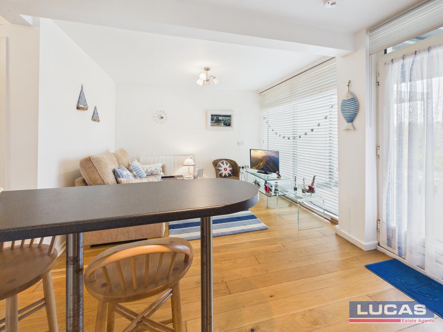 Capel Lodge, Ravenspoint Road, Trearddur Bay